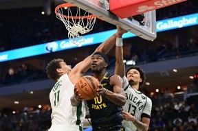 巴特勒重要时刻重返赛场，加拿大队带队取胜！赛场气氛高涨的简单介绍