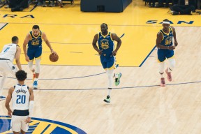 南宫28-巴特勒迎来十赛季高光表现，独行侠球迷沸腾！的简单介绍