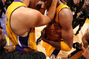 NG28-莎拉波娃关键节点连败，湖人带队取胜！的简单介绍