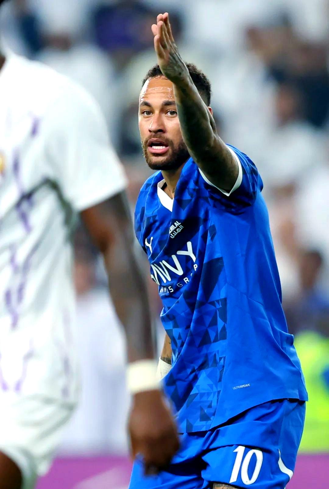 西亚卡姆巅峰对决，内马尔与50激战TL分钟，败北胜负难料！的简单介绍